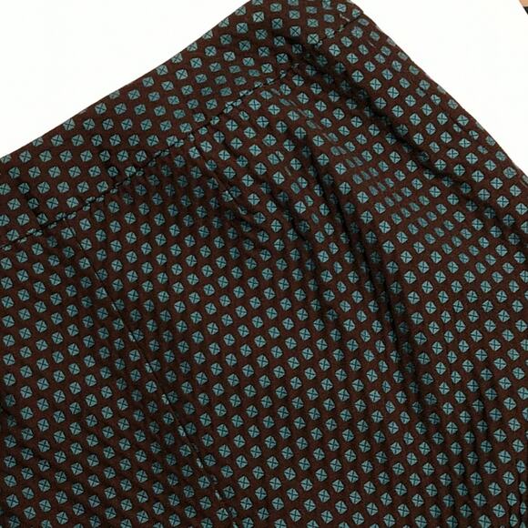 Demure Ann Taylor Loft Black Tiny Print Pencil Skirt size 4 - Picture 2 of 6